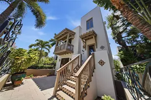 650 Beach Dr NE, Saint Petersburg, FL 33701 - Photo 3