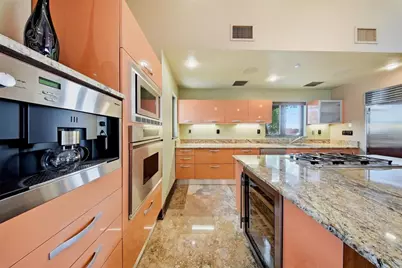 650 Beach Drive NE, Saint Petersburg, FL 33701 - Photo 9