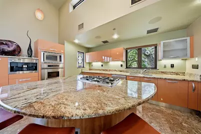 650 Beach Drive NE, Saint Petersburg, FL 33701 - Photo 11