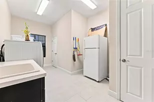 10370 Meadowrun Dr, Lithia, FL 33547 - Photo 55