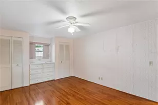 2000 E Bay Dr, Largo, FL 33771 - Photo 25
