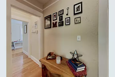 807 1/2 S Fremont Avenue #Upper, Tampa, FL 33606 - Photo 3