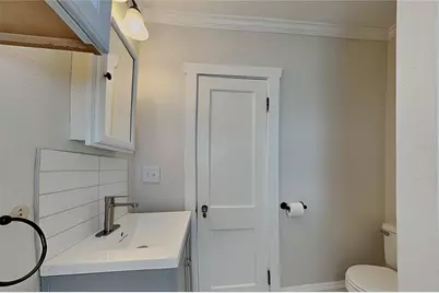 807 1/2 S Fremont Avenue #Upper, Tampa, FL 33606 - Photo 21