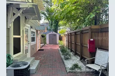 807 1/2 S Fremont Avenue #Upper, Tampa, FL 33606 - Photo 1