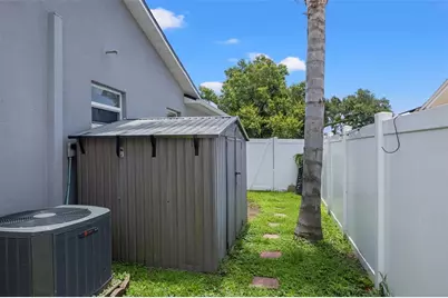 560 Robin Hill Circle, Brandon, FL 33510 - Photo 33
