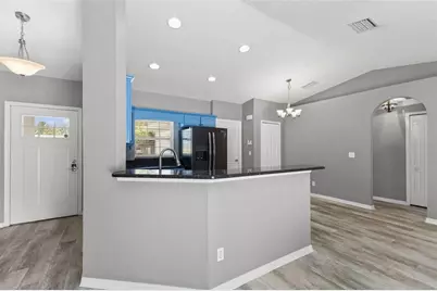 560 Robin Hill Circle, Brandon, FL 33510 - Photo 5