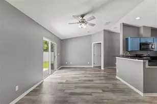 560 Robin Hill Cir, Brandon, FL 33510 - Photo 21