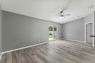 560 Robin Hill Cir, Brandon, FL 33510 - Photo 21