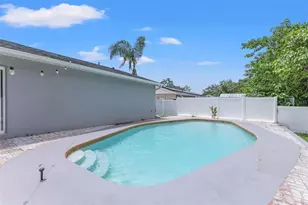 560 Robin Hill Cir, Brandon, FL 33510 - Photo 27