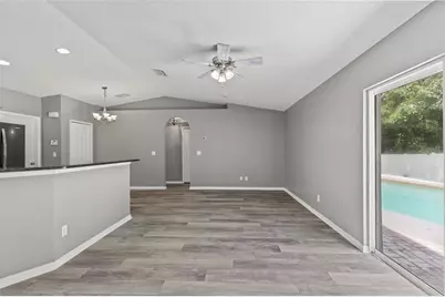 560 Robin Hill Circle, Brandon, FL 33510 - Photo 7
