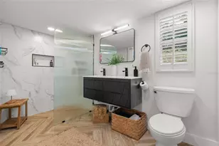 1134 Meadowlawn Dr N, Saint Petersburg, FL 33702 - Photo 23