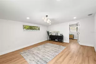 1134 Meadowlawn Dr N, Saint Petersburg, FL 33702 - Photo 19