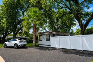 1221 E Dr Martin Luther King Jr Blvd, Tampa, FL 33603 - Photo 25
