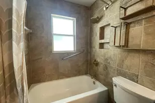 4221 Burlington Ave N, Saint Petersburg, FL 33713 - Photo 15