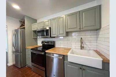 4221 Burlington Avenue N, Saint Petersburg, FL 33713 - Photo 3