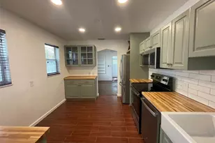 4221 Burlington Ave N, Saint Petersburg, FL 33713 - Photo 9