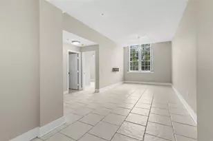 701 Mirror Lake Dr N, Saint Petersburg, FL 33701 - Photo 7