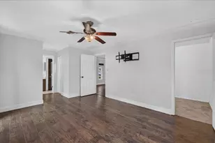 1221 E Lime St, Tarpon Springs, FL 34689 - Photo 25