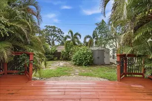 1221 E Lime St, Tarpon Springs, FL 34689 - Photo 39