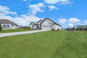 3849 Saddle Hl Trl, Fruitland Park, FL 34731 - Photo 3