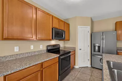817 Ashentree Drive, Plant City, FL 33563 - Photo 11