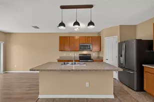 817 Ashentree Dr, Plant City, FL 33563 - Photo 9