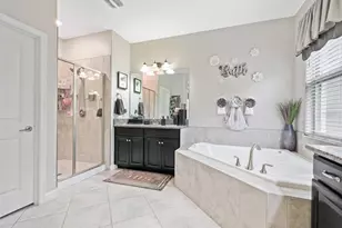 9650 Ivory Dr, Ruskin, FL 33573 - Photo 11