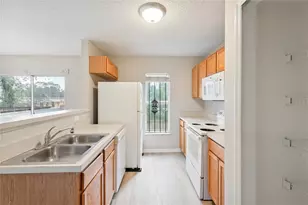 4617 Ashburn Square Dr, Tampa, FL 33610 - Photo 7