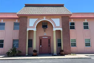 7011 Place De La Paix, Saint Petersburg, FL 33707 - Photo 1