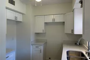7011 Place De La Paix, Saint Petersburg, FL 33707 - Photo 7