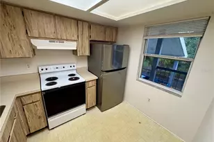 5038 Terrace Palms Cir, Tampa, FL 33617 - Photo 7