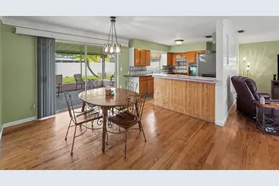 6026 44th Avenue N, Kenneth City, FL 33709 - Photo 7