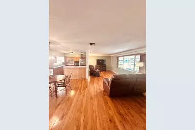6026 44th Avenue N, Kenneth City, FL 33709 - Photo 9