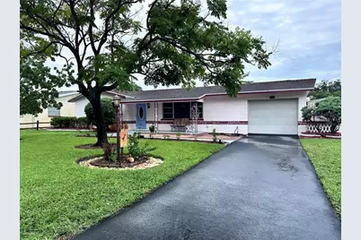 6026 44th Avenue N, Kenneth City, FL 33709 - Photo 1