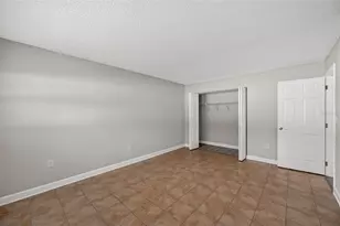 4780 Cove Circle St, Saint Petersburg, FL 33708 - Photo 13