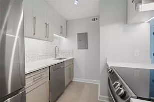 8931 Blind Pass Rd, Saint Pete Beach, FL 33706 - Photo 11