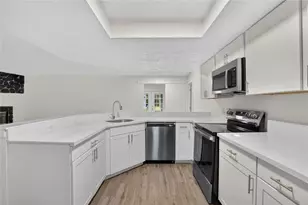 27526 Green Willow Run, Wesley Chapel, FL 33544 - Photo 17