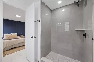 8711 N River Forest Circle, Tampa, FL 33604 - Photo 25