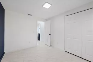 8711 N River Forest Circle, Tampa, FL 33604 - Photo 17