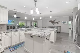 810 25th Ave W, Palmetto, FL 34221 - Photo 9
