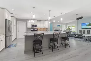 810 25th Ave W, Palmetto, FL 34221 - Photo 5