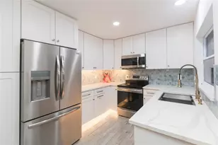 2705 Lakeville Dr, Tampa, FL 33618 - Photo 9