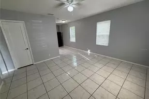 2705 6th St W, Bradenton, FL 34205 - Photo 3