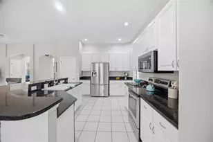 4634 River Overlook Dr, Valrico, FL 33596 - Photo 11