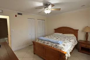11605 3rd St E, Treasure Island, FL 33706 - Photo 15