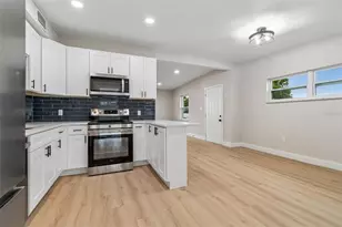 7812 Egypt Lake Dr, Tampa, FL 33614 - Photo 9