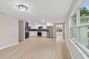 4504 Ashmore Dr, Tampa, FL 33610 - Photo 9