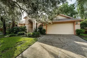 1336 Waterwood Dr, Lutz, FL 33559 - Photo 3