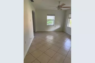 1317 35th Avenue N, Saint Petersburg, FL 33704 - Photo 3