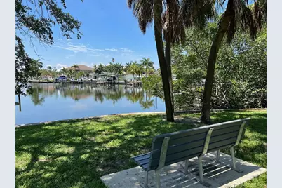 1727 New Hampshire Avenue NE, Saint Petersburg, FL 33703 - Photo 33